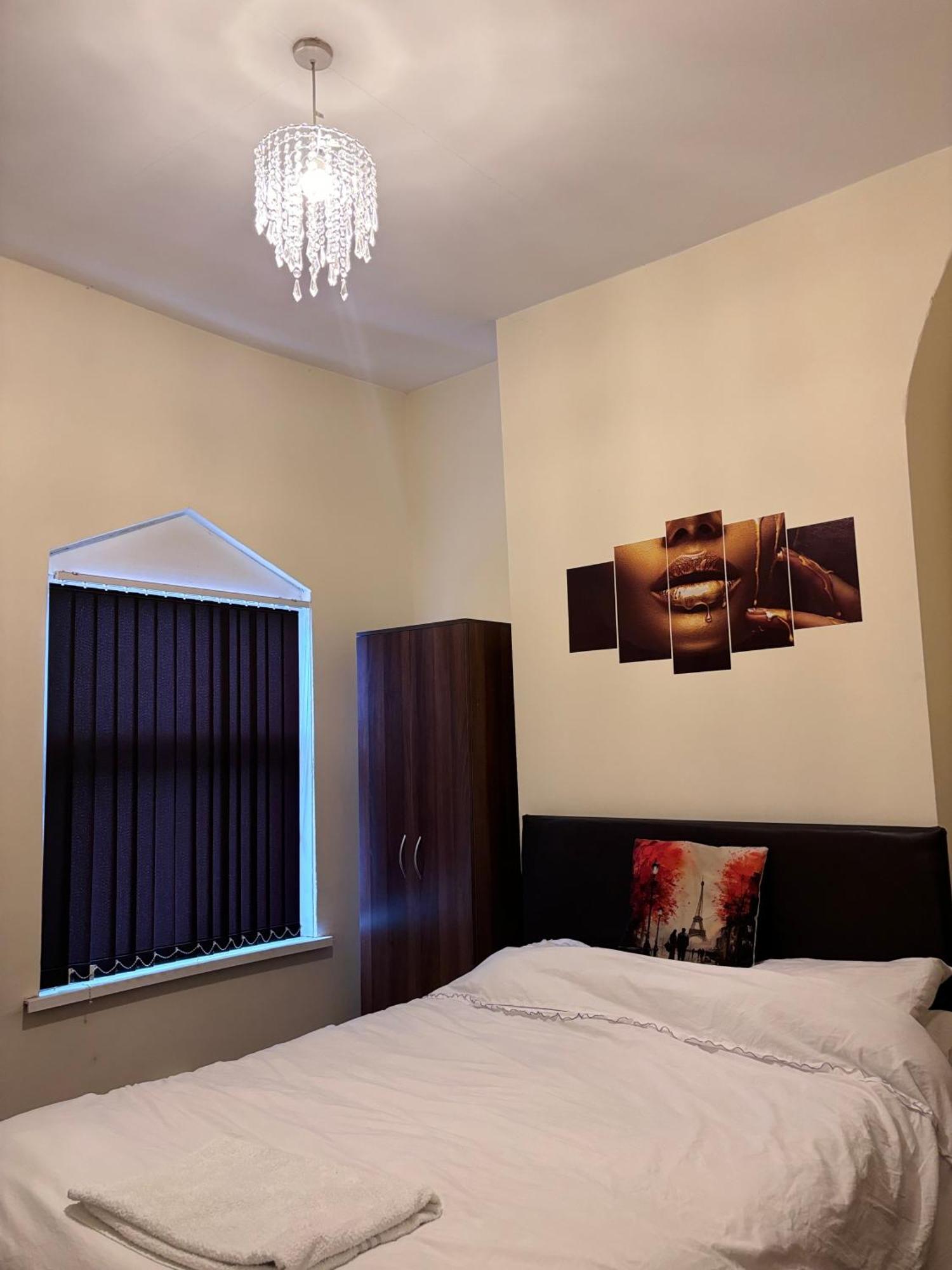 Lovely Room Within 5 Mins Walk To Stoke Train Station With Double And Single Room エクステリア 写真