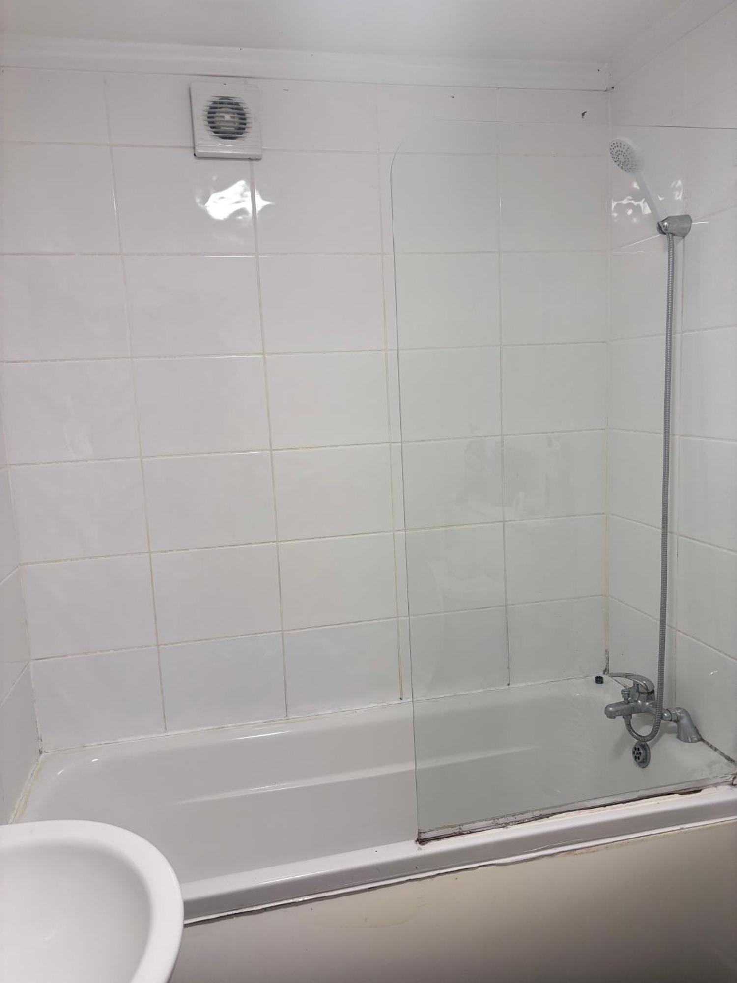 Lovely Room Within 5 Mins Walk To Stoke Train Station With Double And Single Room エクステリア 写真